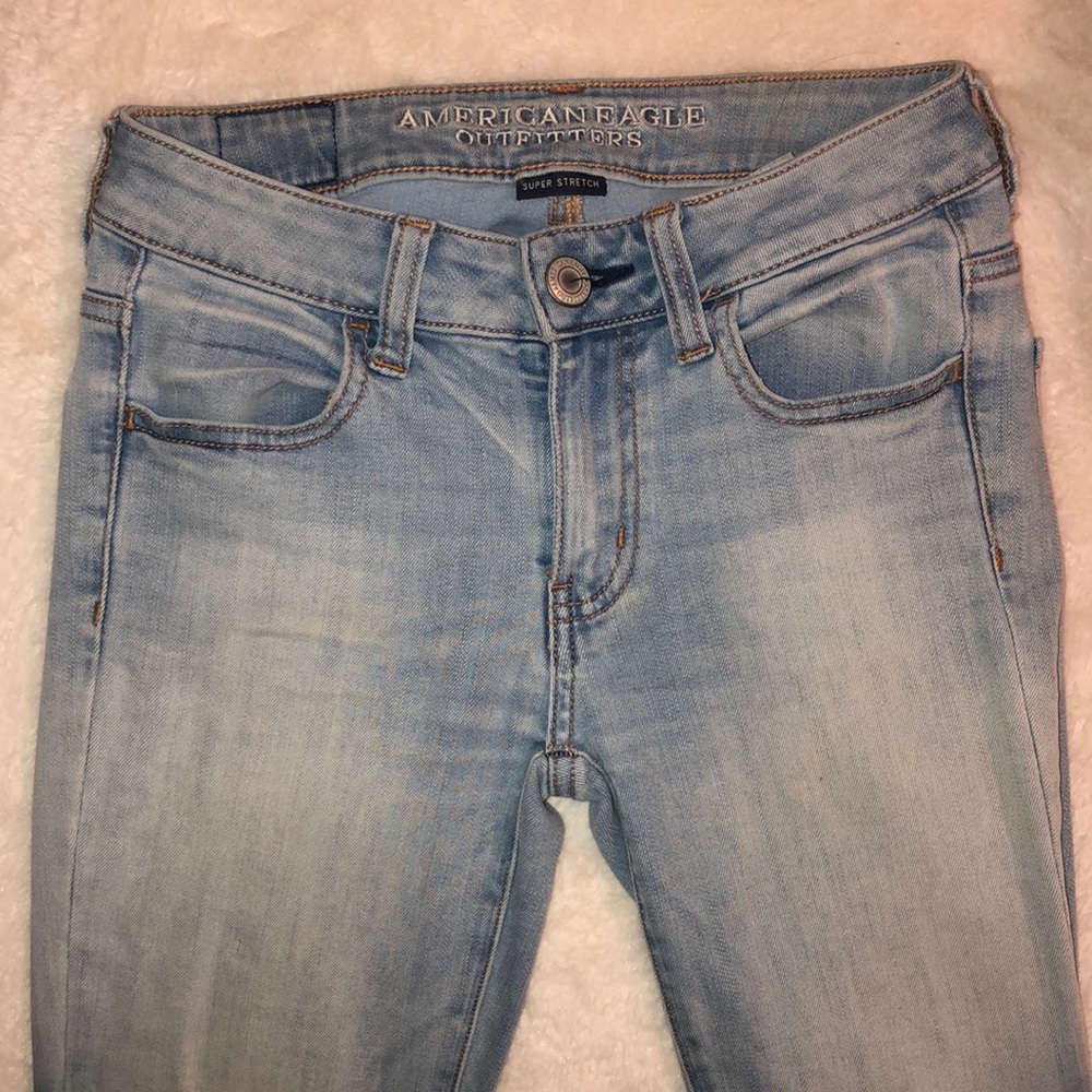 AMERICAN EAGLE JEANS